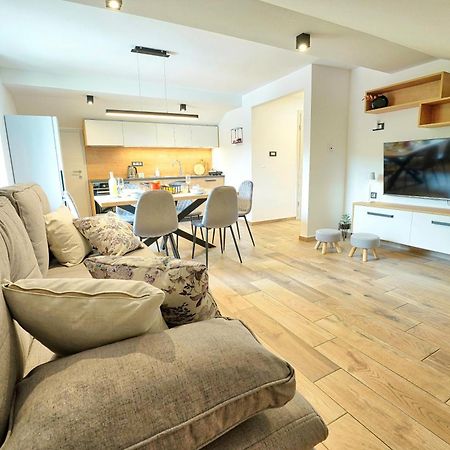 Apartments Lipa Plac ポストイナ エクステリア 写真