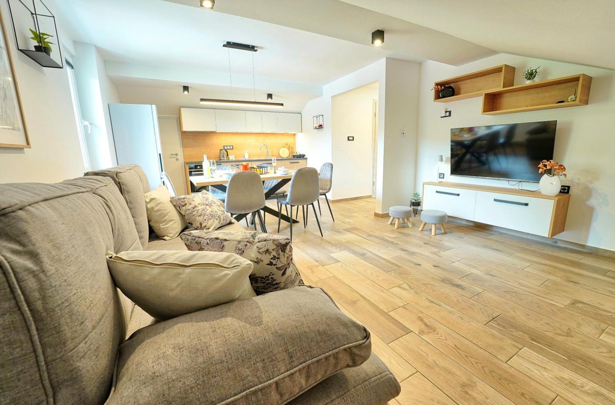 Apartments Lipa Plac ポストイナ エクステリア 写真