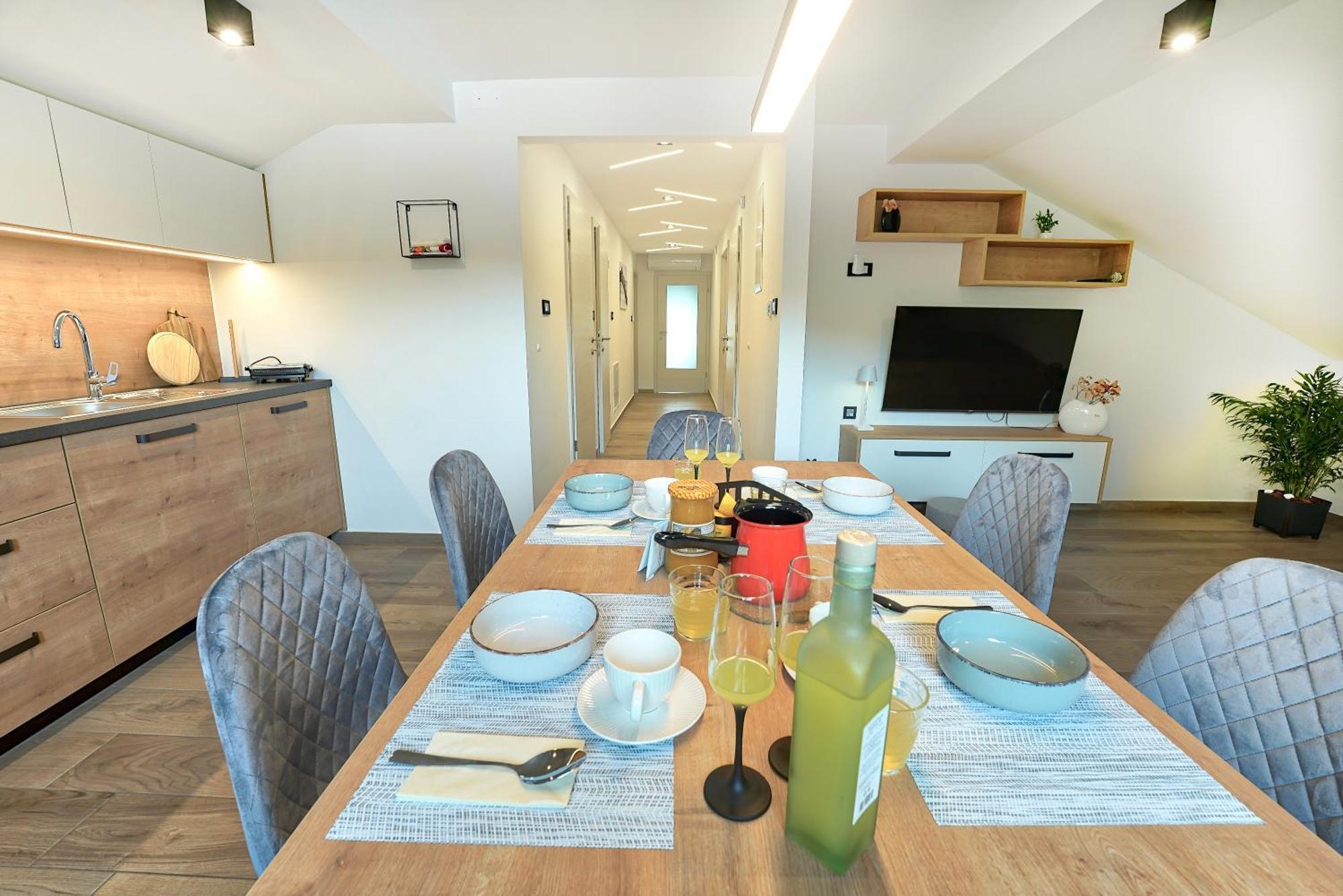 Apartments Lipa Plac ポストイナ エクステリア 写真